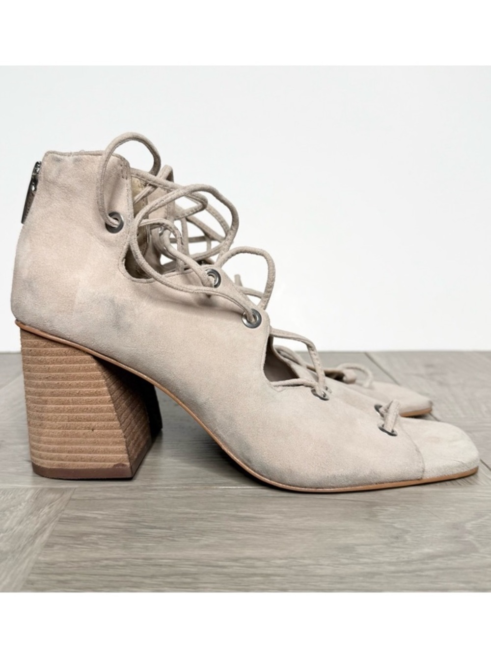 Vince Camuto Nahara Gray Tan Suede Heeled Sandal 8M